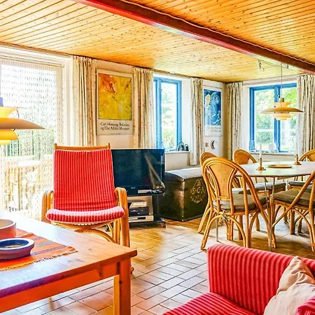 3 Bedroom Pet Friendly In *